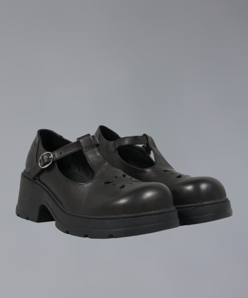 Alternative view of Comma Shoe