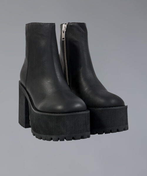 Alternative view of Bonnie Boot