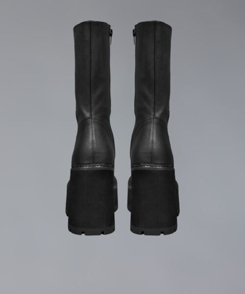 Alternative view of parker-boot