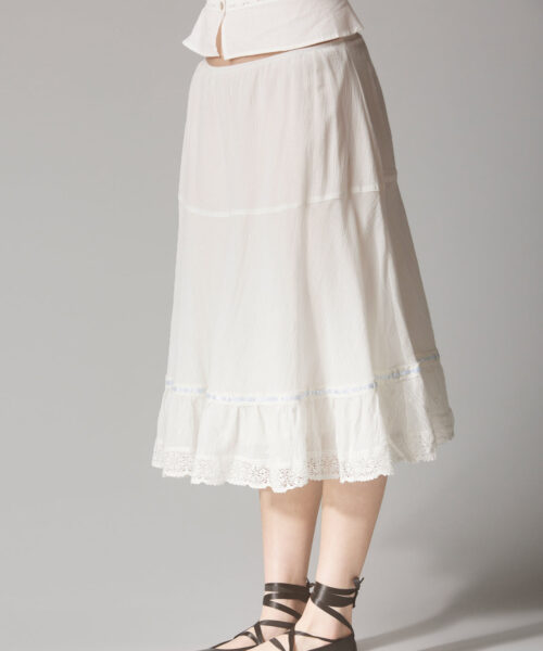 Alternative view of bobbin-skirt