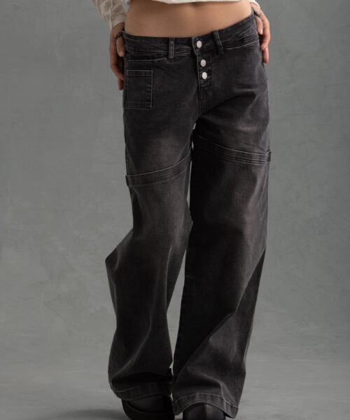 Alternative view of noid-jeans