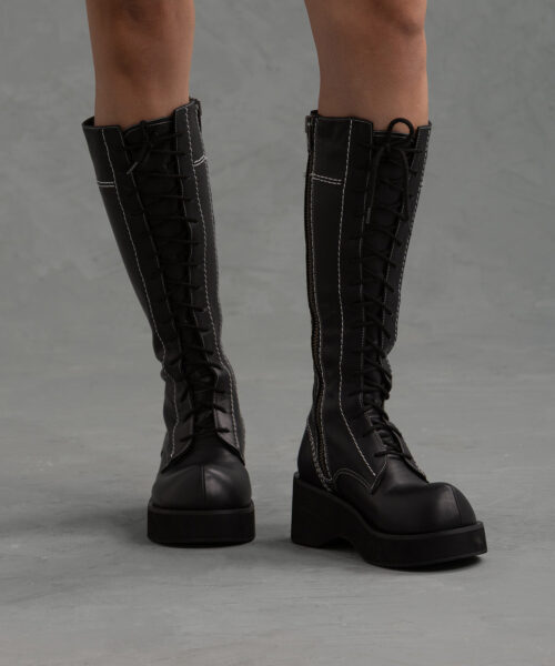 Alternative view of Phalt Boots