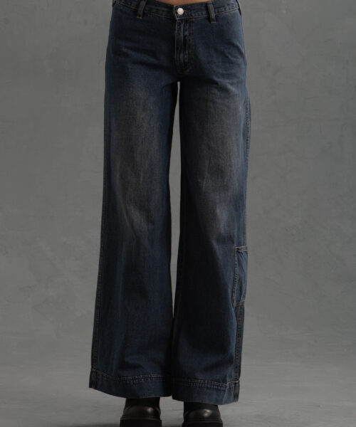 Alternative view of serif-pants